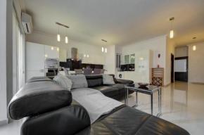 Modern 2BR home with balcony & WIFI in St Julians by 360 Estates